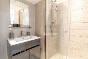 House - T2 Garden Close to Amenities MC (Beausoleil)