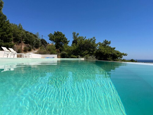 Pasparo Estate in Samos