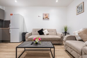 Room - Great for Longer Stays W M Smart TV Parking (Liverpool)