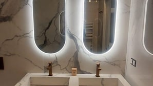 Ảnh chưa phân loại, 5 trong số 34 ảnh, nút