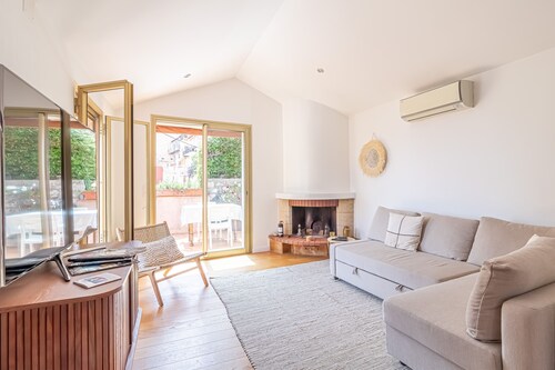 Renovated House in the Center of Beausoleil