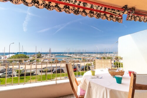 Menton Garavan 2BR by the sea Parking