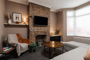 House - Sefton Park 2 Desks W M Dining Parking (Liverpool)