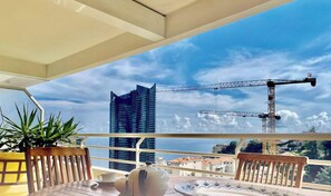 House - 2 Rooms in Luxury Residence Bordering Monaco (Beausoleil)