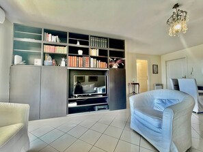 House - 2 Rooms in Luxury Residence Bordering Monaco (Beausoleil)