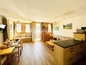 TV, books - Appt 6 pers - Snow front - The Snow Cocoon (Val-Cenis)