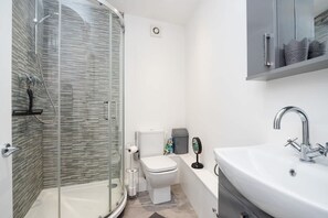 House - Relaxing Annexe With Garden Access Parking (Maidstone)