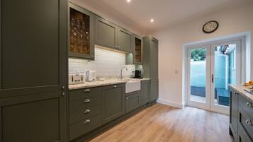 4 bedrooms