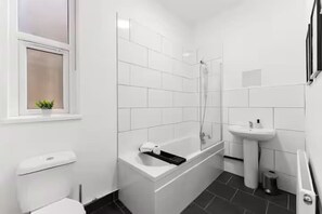 House - Perfect Booking 4 Bed Home in Sheffield (Sheffield)