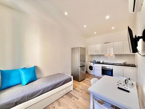 House - Charming 1-bedroom Central Menton (Menton)