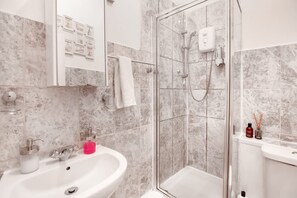 House - Perfect Booking 1 Minute Walk To Brixton Station (London)