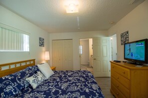 4 bedrooms - Villa Lovie Charming 4-bed 3-bath With Pool spa (Inverness)