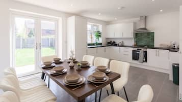 House | 4 bedrooms, Internet