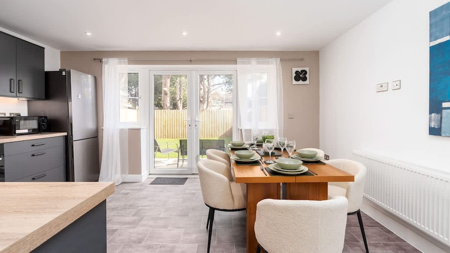 Perfect Booking Private Garden Large Parking