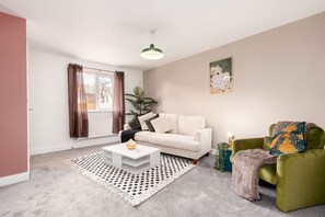3 bedrooms, Internet - Perfect Booking Private Garden Large Parking (Gloucester)