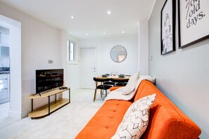 House - Perfect Booking 2 Bed Home in Leyton (London)