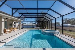 House - Villa Bennett NEW 4-bedroom With Pool spa (Inverness)