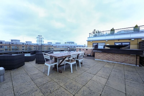Penthouse With Private Hot Tub Cambridge Station