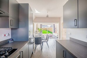 Ferienhaus | 4 Schlafzimmer, Internetzugang