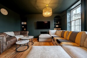 6 bedrooms - Stunning Bath Home Sleeps 12 Ideal for Hen Stags (Bath)