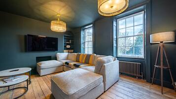 House | 6 bedrooms