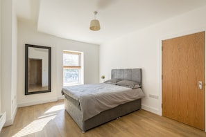 House - Cosy 1-bed Flat Next to Metro (London)