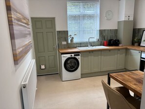 House - Perfect Booking 2 Bed Home in Didsbury Village (Manchester)