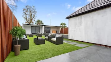 5 bedrooms