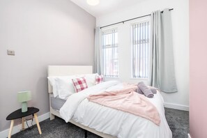 House - Perfect Booking Stylish 3 Bed Family Home (Doncaster)