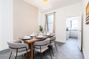 3 bedrooms, Internet - Perfect Booking Stylish 3 Bed Family Home (Doncaster)