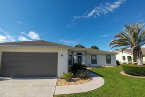 House - Villa Bettina 2 Bedroom 2 Bathroom With Pool (Inverness)
