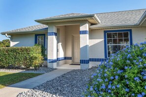 3 bedrooms - Villa Ciska Gorgeous Pool Home With 3 Suites (Inverness)
