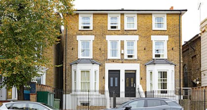 Modern Brixton Flat 2