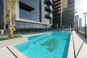 Deluxe-Apartment, Balkon, Stadtblick | Pool