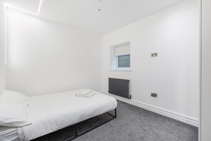 House, Smoking | 2 bedrooms - Modern Brixton Flat 7 (Magherafelt)