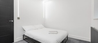 Modern Brixton Flat 8