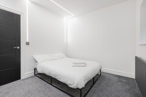 House, Smoking | 2 bedrooms - Modern Brixton Flat 8 (Magherafelt)