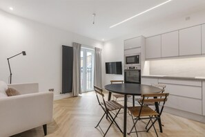 House, Smoking | 2 bedrooms - Modern Brixton Flat 3 (Magherafelt)