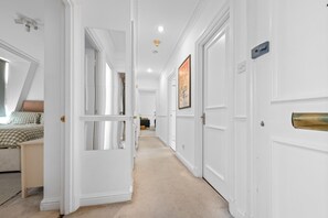 House - City Centre 3-bed Flat With Lift and Roof Terrace (London)