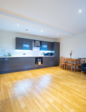 House - Charlotte House Central 2BR 2bath Retreat Sleeps 6 (Ipswich)