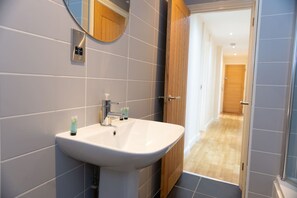 House - Charlotte House Prime Location Urban Nest 2bed 2bath (Ipswich)