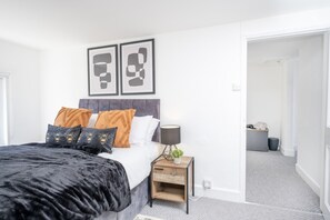 House - Gloucester Street Nest - 3BR Flat for 7 Guests (Stroud)