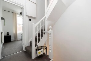 House - Spacious 4BR Home in Gateshead Sleeps 8 w Parking (Gateshead)