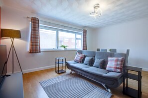 House, Smoking - Hull Haven 4bed 2bath With Free Parking Sleeps 8 (Hull)
