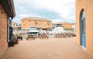 House - Cozy 1BR Seaside Apt in Brighton Marina Village (Brighton)