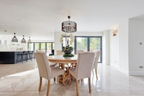 House - Mayrose House 6BR 4bath Luxe Spacious Retreat (Bishop's Stortford)
