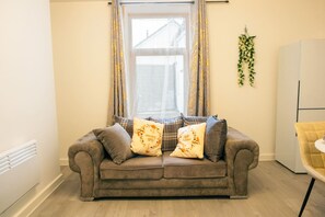 Apartment - Cozy 2BR Flat Near Cardiff City Centre Stadium Shops Uni (Cardiff)