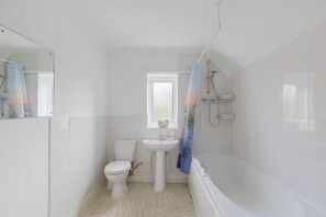 House - Charming 2-bedroom Escape in Worthing (Worthing)