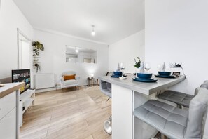 House - Powder Mill Retreat - 2BR Modern Flat for 4 (Twickenham)