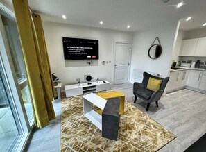 House - 2 Bedroom Flat in Central Bexleyheath With Elevator and Gym Access (Bexleyheath)